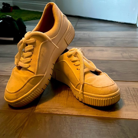 Shoes - Picture 2 of 2